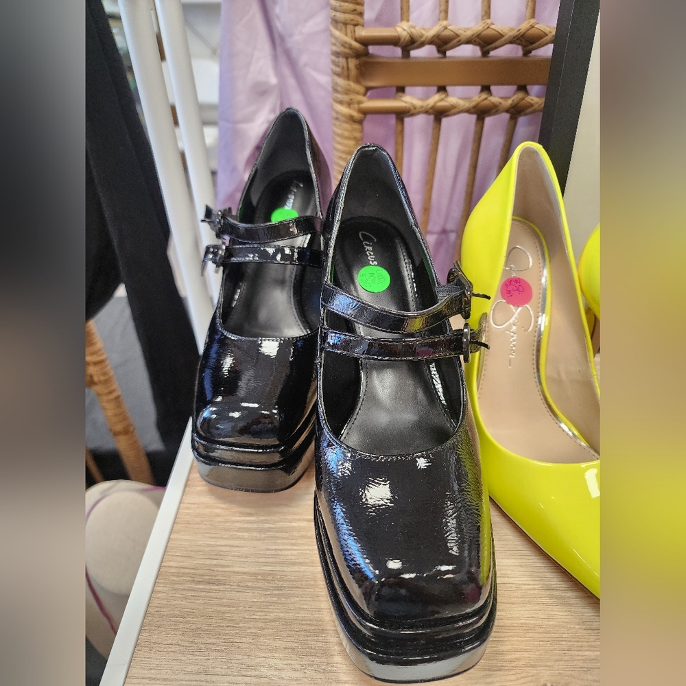 COPY - Sam Edelman Black Pumps